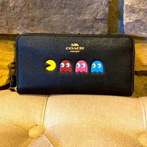 COACH | LIMITED EDITION COACH x PAC-MAN